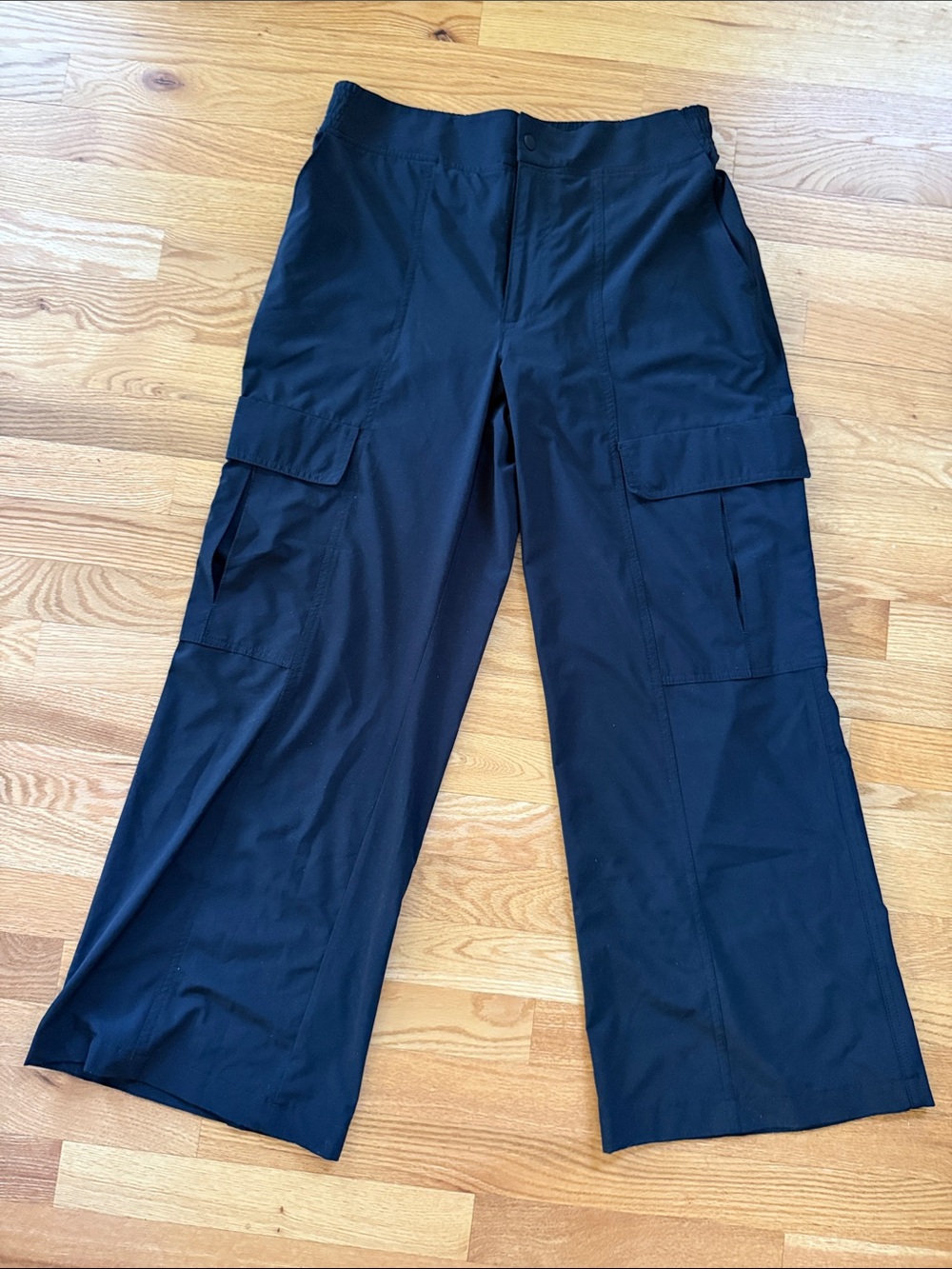 Athleta Black Chelsea Wide-Leg Cargo Pants